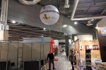 pub-ballon-geant-contact-hotel