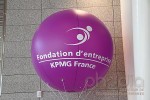 pub-ballon-geant-kpmg-violet-2