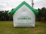 Maison gonflable Vorwerk en extérieur