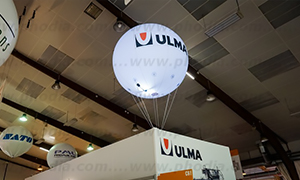 sphere helium ULMA de 2m option lumineux sur un salon CFIA