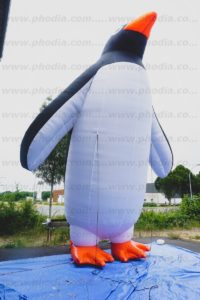 pingouin géant gonflable publicitaire de 8m de haut