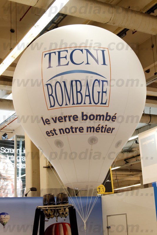 ballon montgolfière techni bombage de 2.5m gonflé à l'hélium