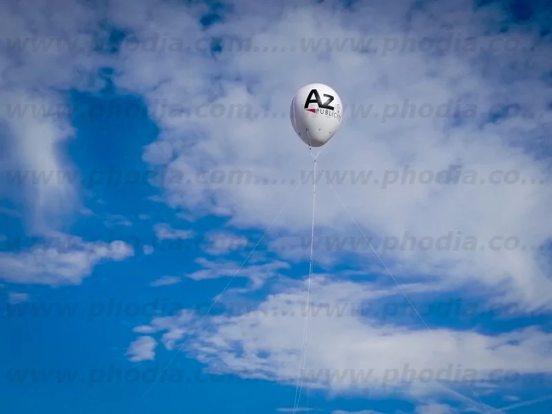 montgolfière publicitaire hélium az publicité de 3 m de haut qui vole dans le ciel