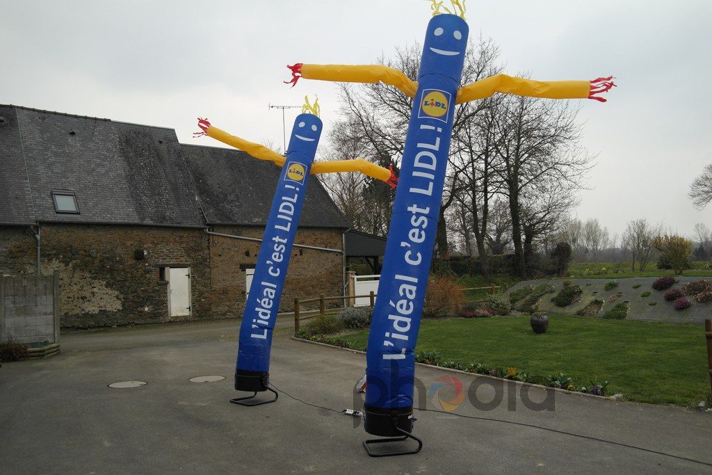 skydancer lidl 5 m : tube ventilé jaune et bleu, l’idéal c'est lidl !