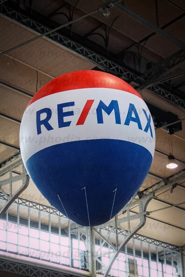 montgolfiere publicitaire helium de petit taille pour salon intérieur, Remax, bleue, blanc , rouge