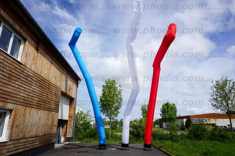 sky tube géant, bleu blanc rouge au couleur de la france. 10m de hauteur