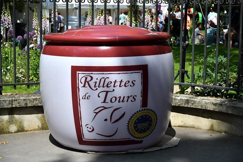 Pot de rillettes de tours géant gonflable, salon vitiloire 2019 à tours