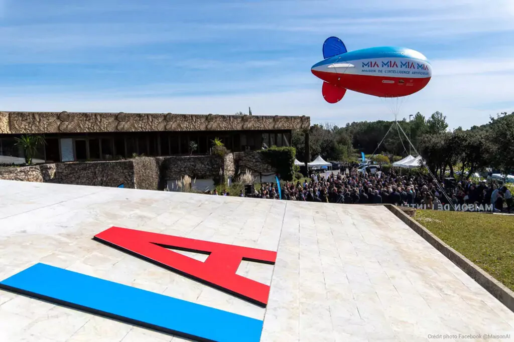 dirigeable h&eacute;lium g&eacute;ant de 6m pour &eacute;v&eacute;nement ext&eacute;rieur MIA