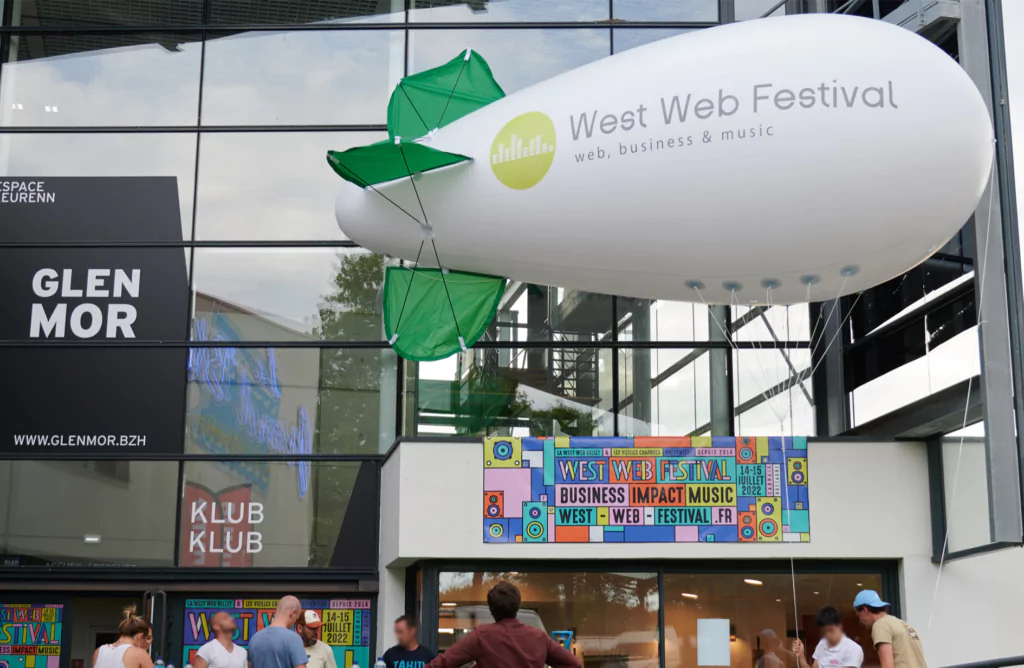 West web festival 3, gonflage à l'hélium
