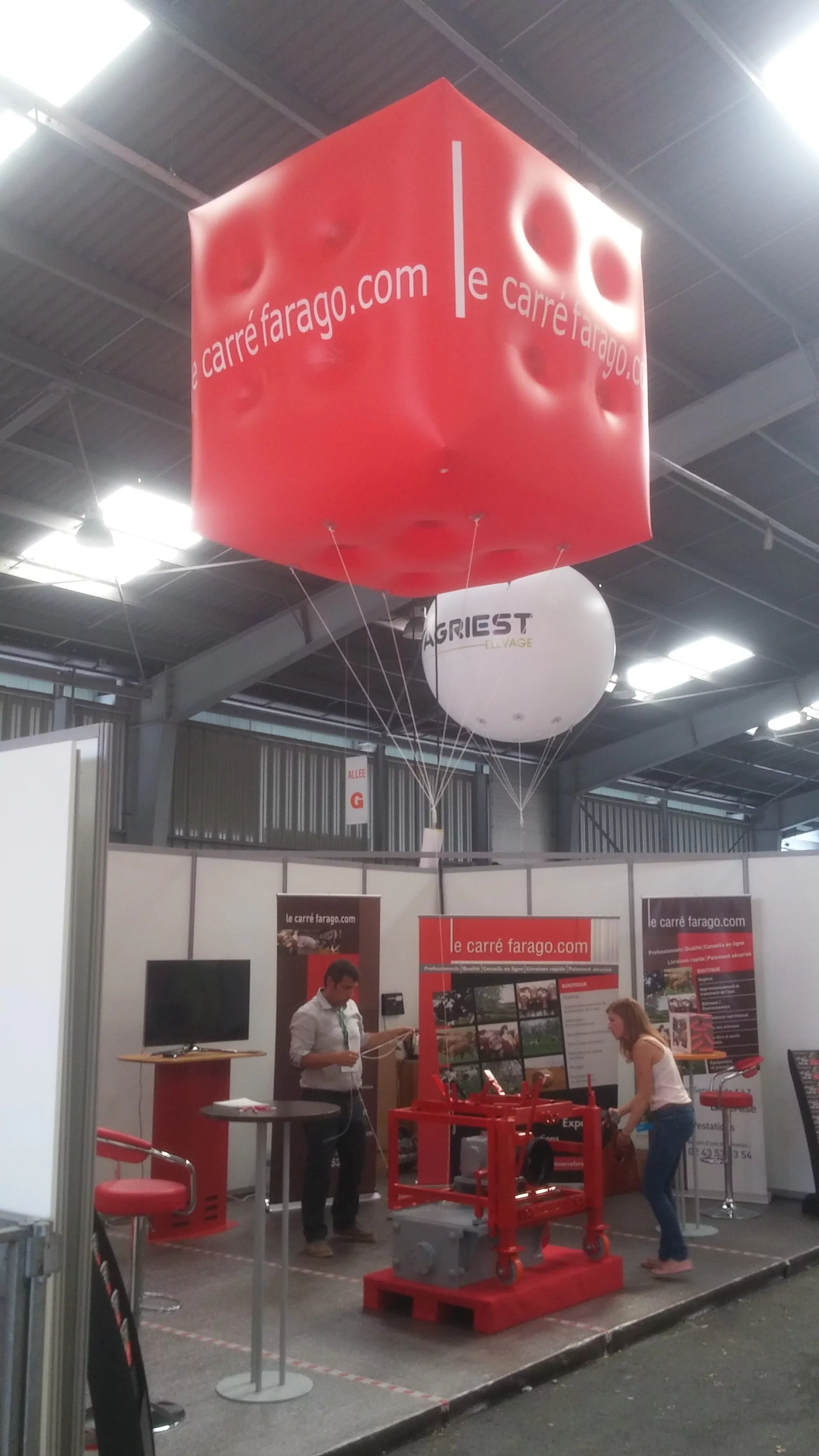 Cube 2m Le carr&eacute; farago, Agroalimentaire - Alimentation, B&acirc;timent - Travaux publics, CFIA (Rennes), Cube, H&eacute;lium, Int&eacute;rieur, P021, Salon