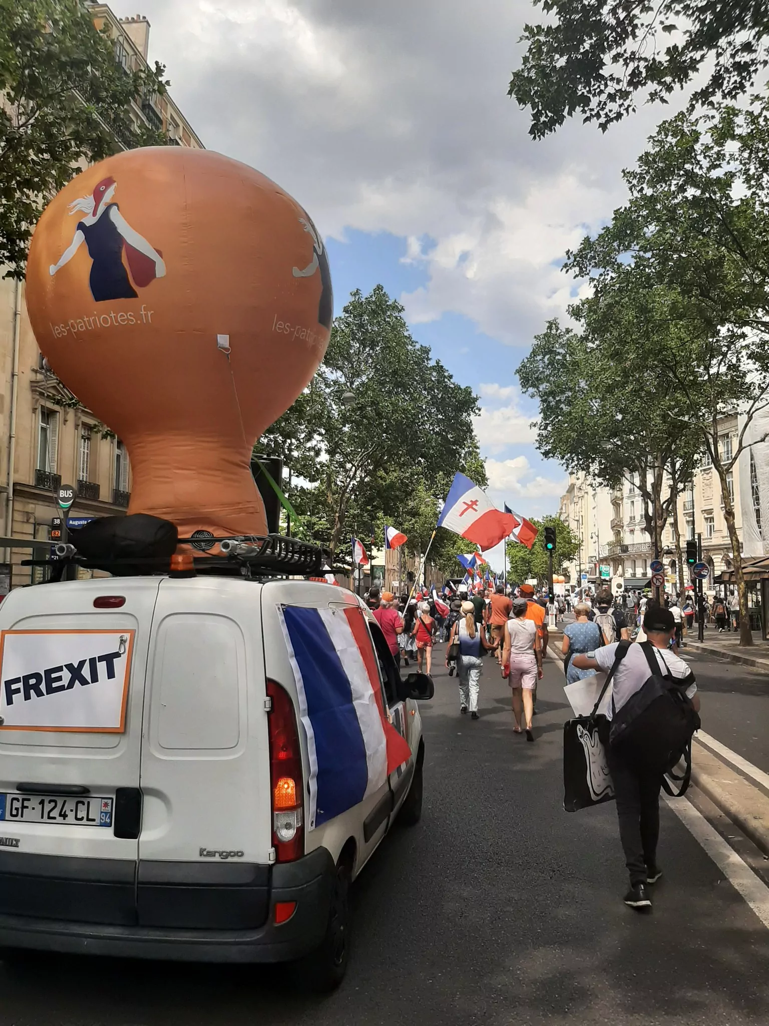 Montgolfi&egrave;re 2m Finalmix les patriotes, auto-ventil&eacute;e, manifestation