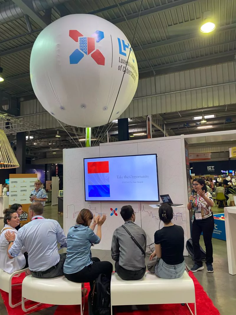 sph&egrave;re h&eacute;lium 3m LHC, pr&eacute;sentation, salon, &eacute;v&egrave;nement, ballon