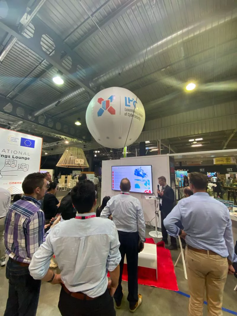 sph&egrave;re h&eacute;lium 3m LHC, pr&eacute;sentation, salon, &eacute;v&egrave;nement, ballon