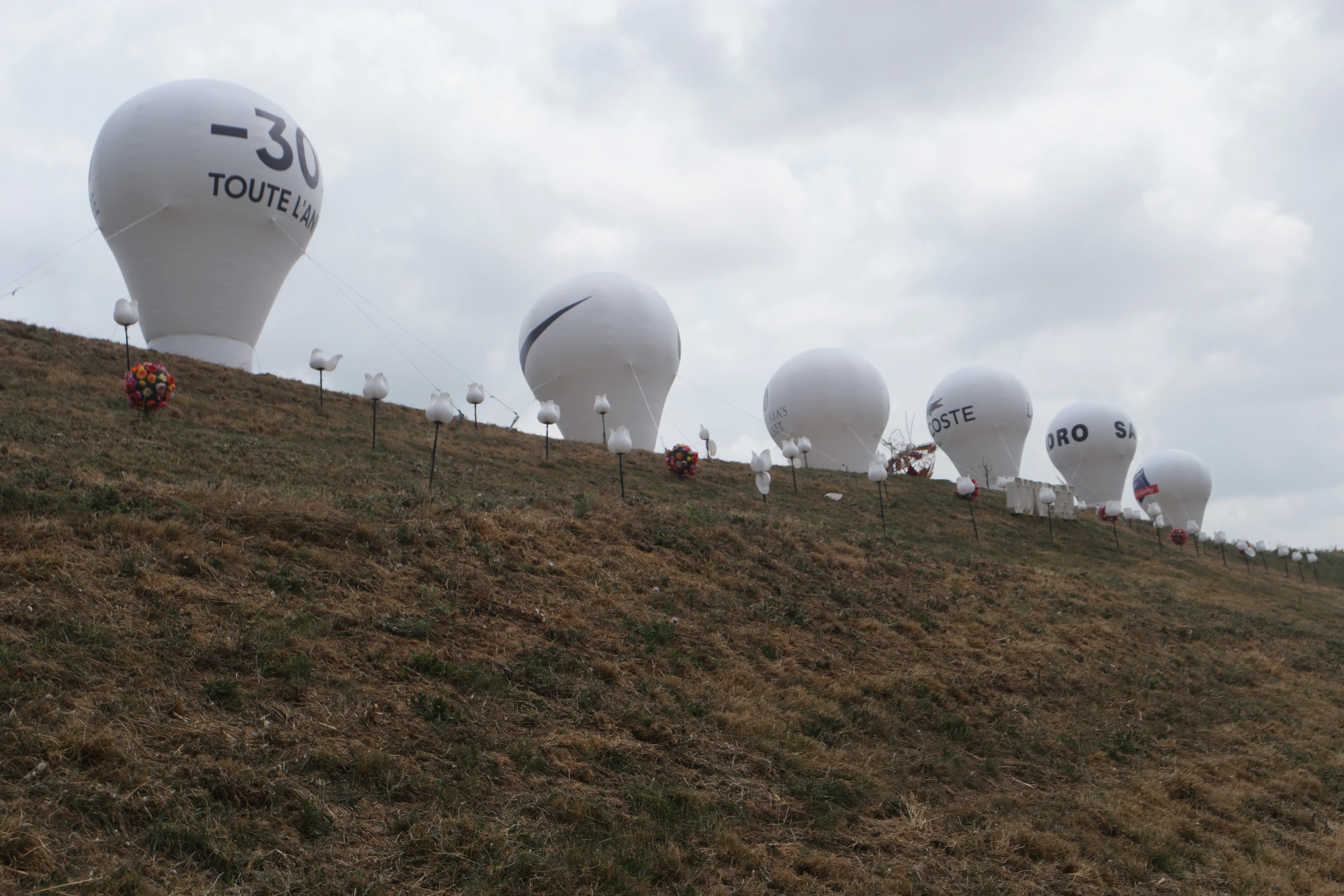 WIMM PRODUCTIONS mc arthur glen montgolfi&egrave;re 6m, blanche, auto-ventil&eacute;e, marque, promotionnel