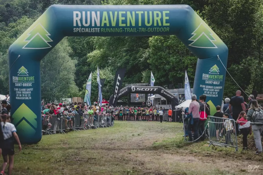 arche gonflable run aventure lors d'un trail