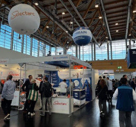 ballon gonflable sur m&acirc;t le lorrain salon