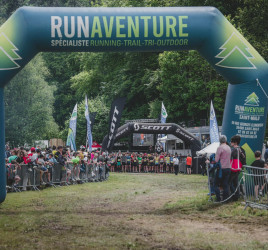 arche gonflable run aventure lors d'un trail